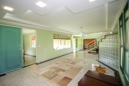 Sala de casa de condomínio à venda com 5 quartos, 569m² em Estância do Hibisco, Contagem