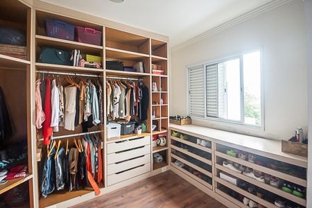 Apartamento à venda com 108m², 4 quartos e 3 vagasQuarto 2