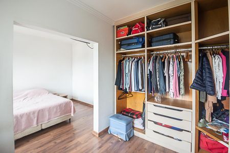 Apartamento à venda com 108m², 4 quartos e 3 vagasQuarto 2