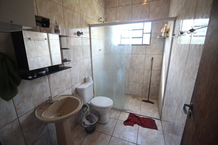 Casa à venda com 660m², 8 quartos e 5 vagasBanheiro 2