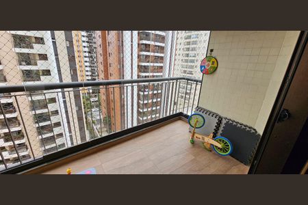 Apartamento à venda com 125m², 3 quartos e 3 vagasVaranda
