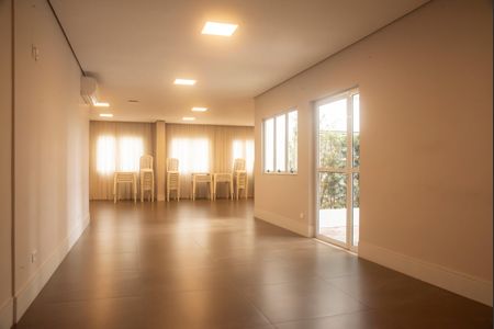 Apartamento para alugar com 70m², 2 quartos e 2 vagasÁrea comum - Salão de festas