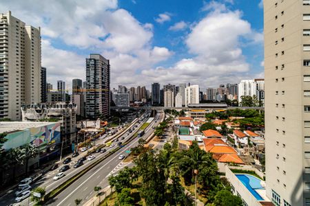 Varanda de kitnet/studio para alugar com 1 quarto, 25m² em Brooklin, São Paulo