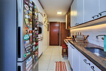 Apartamento à venda com 104m², 3 quartos e 2 vagasCozinha 