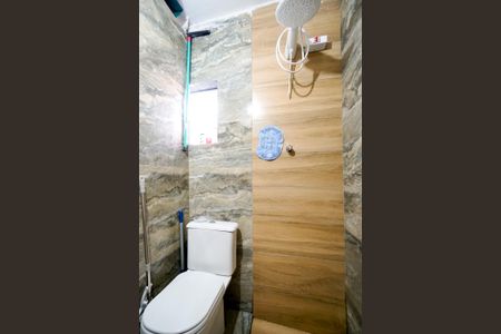 Apartamento à venda com 76m², 2 quartos e 1 vaga Apartamento à venda com 76m², 2 quartos e 1 vagaBanheiro da suíte 02