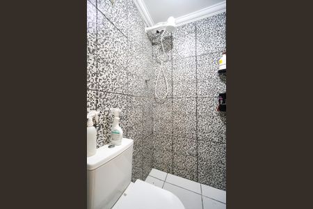 Apartamento à venda com 76m², 2 quartos e 1 vaga Apartamento à venda com 76m², 2 quartos e 1 vagaBanheiro da suíte 01