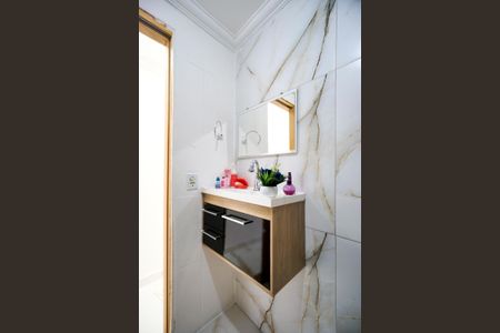 Apartamento à venda com 76m², 2 quartos e 1 vaga Apartamento à venda com 76m², 2 quartos e 1 vagaBanheiro social