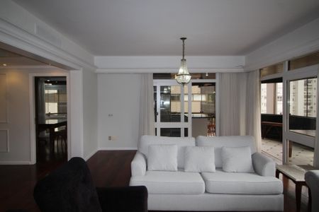 Apartamento para alugar com 226m², 3 quartos e 2 vagasSala