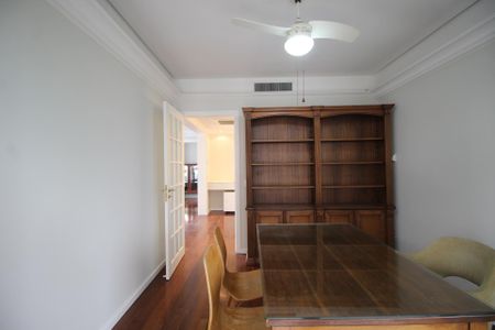 Apartamento para alugar com 226m², 3 quartos e 2 vagasEscritório