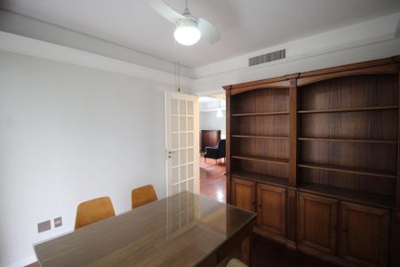 Apartamento para alugar com 226m², 3 quartos e 2 vagasEscritório