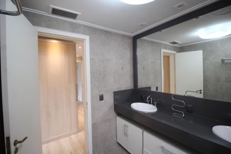Apartamento para alugar com 226m², 3 quartos e 2 vagasSuíte master