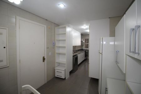 Apartamento para alugar com 226m², 3 quartos e 2 vagasCozinha