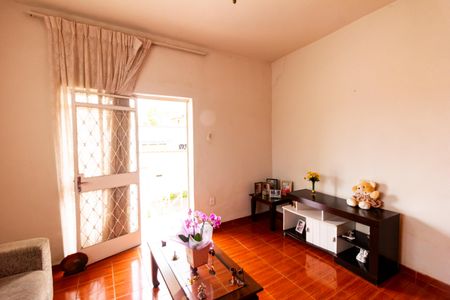 Sala de casa à venda com 4 quartos, 185m² em Sagrada Família, Belo Horizonte