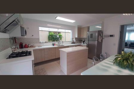 Casa à venda com 150m², 3 quartos e 2 vagas