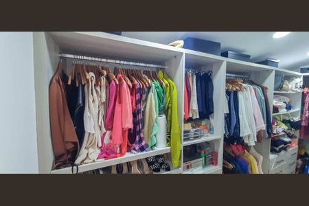 Casa à venda com 150m², 3 quartos e 2 vagas Casa à venda com 150m², 3 quartos e 2 vagasClosed da Suíte