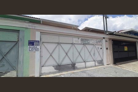 Casa à venda com 150m², 3 quartos e 2 vagas Casa à venda com 150m², 3 quartos e 2 vagasFachada da Casa