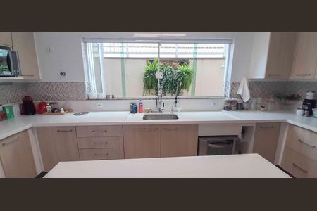 Casa à venda com 150m², 3 quartos e 2 vagas