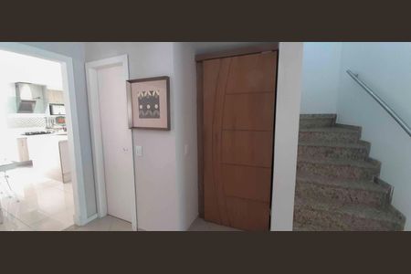 Casa à venda com 150m², 3 quartos e 2 vagas Casa à venda com 150m², 3 quartos e 2 vagasDispensa