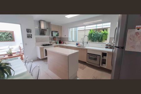 Casa à venda com 150m², 3 quartos e 2 vagas