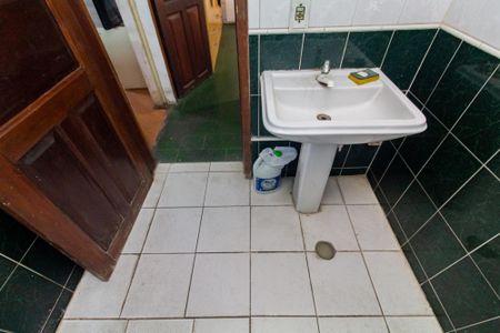 Casa para alugar com 50m², 2 quartos e sem vaga Casa para alugar com 50m², 2 quartos e sem vagaBanheiro