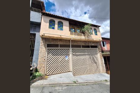 Casa para alugar com 50m², 2 quartos e sem vaga Casa para alugar com 50m², 2 quartos e sem vagaFachada