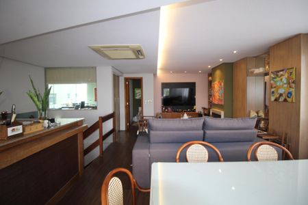 Apartamento para alugar com 217m², 3 quartos e 2 vagasCobertura