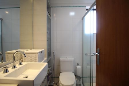 Apartamento para alugar com 217m², 3 quartos e 2 vagasBanheiro