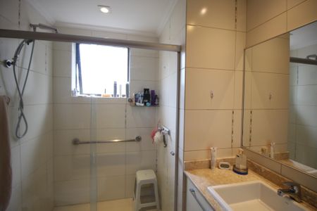 Apartamento para alugar com 217m², 3 quartos e 2 vagasBanheiro