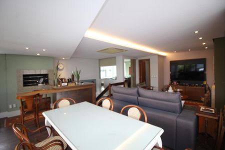 Apartamento para alugar com 217m², 3 quartos e 2 vagasCobertura