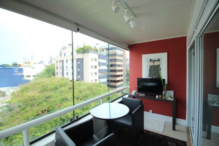 Apartamento para alugar com 217m², 3 quartos e 2 vagasVaranda 