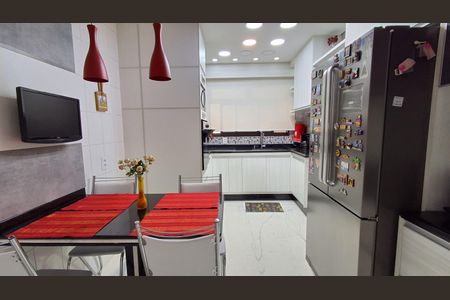 Apartamento à venda com 130m², 3 quartos e 2 vagasCozinha 