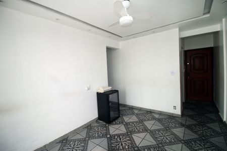 Sala de apartamento para alugar com 3 quartos, 74m² em Olaria, Rio de Janeiro