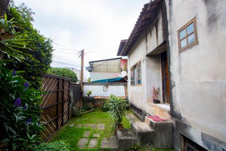 Casa à venda com 400m², 6 quartos e 6 vagasÁrea externa frontal da casa
