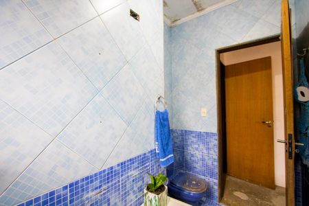 Casa à venda com 400m², 6 quartos e 6 vagasBanheiro do quarto 2