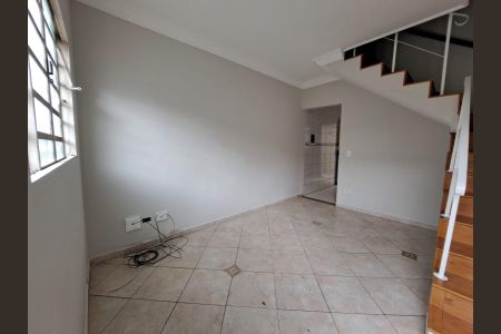 Sala de casa à venda com 2 quartos, 67m² em Santa Maria, Osasco