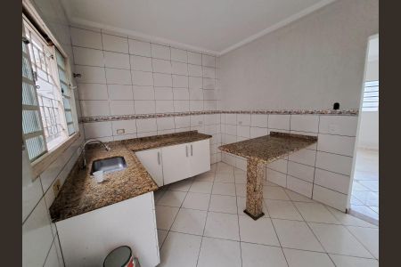 Cozinha de casa à venda com 2 quartos, 67m² em Santa Maria, Osasco