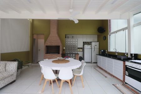 Apartamento para alugar com 170m², 2 quartos e 1 vagaCozinha