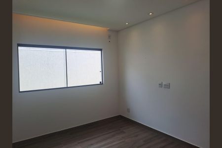 Casa à venda com 180m², 3 quartos e 2 vagas