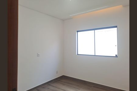 Casa à venda com 3 quartos, 180m² em Lundcéia, Lagoa Santa