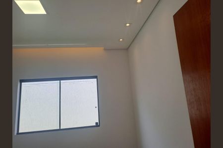 Casa à venda com 180m², 3 quartos e 2 vagas