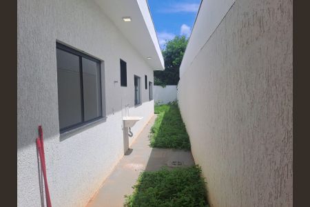 Casa à venda com 180m², 3 quartos e 2 vagas