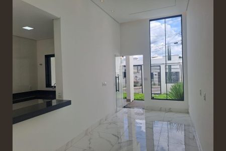 Casa à venda com 3 quartos, 180m² em Lundcéia, Lagoa Santa