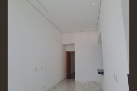 Casa à venda com 3 quartos, 180m² em Lundcéia, Lagoa Santa