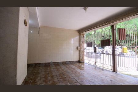 Casa à venda com 155m², 2 quartos e 2 vagas