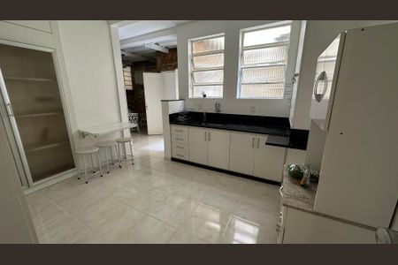 Apartamento para alugar com 3 quartos, 130m² em Santa Efigênia, Belo Horizonte