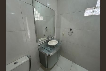 Banheiro de casa para alugar com 1 quarto, 65m² em Higienópolis, Rio de Janeiro