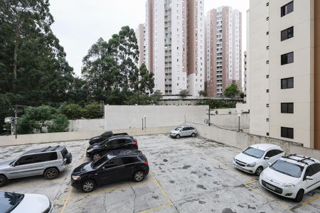 Vista do Quarto 1 de apartamento para alugar com 2 quartos, 68m² em Jardim Henriqueta, Taboão da Serra