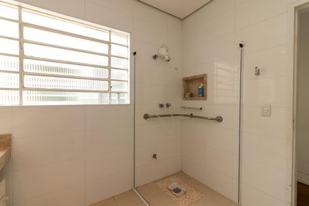 Casa para alugar com 356m², 3 quartos e 4 vagasBanheiro