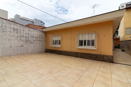 Casa para alugar com 356m², 3 quartos e 4 vagasQuintal