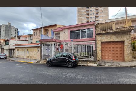 Casa para alugar com 356m², 3 quartos e 4 vagasFachada